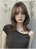 外はねロブ レイヤーカット 韓国ヘア 小顔ヘア グレージュカラー