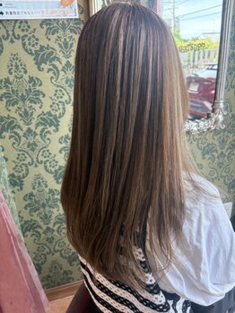 大人女性の白髪染めはAnchouchouへ◎明るめ・暗めなどのカラーのご相談もプロの目線で解決します！