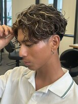 エルマーク 京都駅前(L-MARK)&nbsp;ハイライト/ツイストパーマ/短髪/ツーブロック/men's