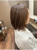 手ぐしでまとまる大人ボブ