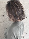 グレージュ × ニュアンスエアリーボブ