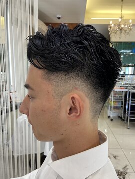 クオリス 上板橋店(QUALIS) フェードビジネスパーマ【刈り上げ/爽やかサイドパート】