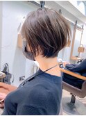 絶壁解消×アッシュグレー×40代×前髪長め大人ショートボブ永