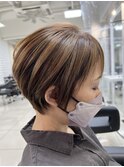 脱白毛染めハイライト&くびれショート
