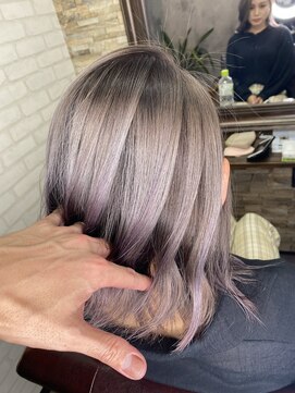 アトリエナガノ(atelier nagano) ニュアンスカラー/センターパート/ツヤ髪スタイル/ブルージュ
