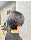 ショートボブ、グラデーションカラー