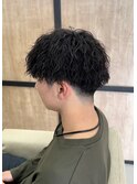 メンズツイストスパイラルパーマ刈り上げマッシュスタイル