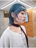 ショートウルフ　ピクシーカット　ブルーカラー　青髪　レイヤー