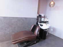 トレス(tres)の雰囲気(シャンプースペースも落ち着く雰囲気!!こだわりの商材もあり♪)