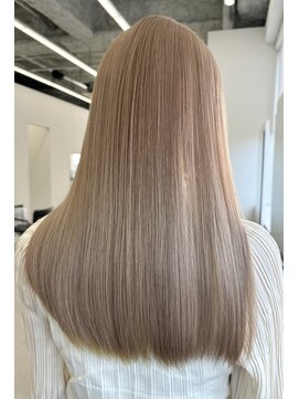 エゴル ナゴヤサカエ(ENGOL NAGOYA SAKAE) 新美蓮/ミルクティーベージュ/ブリーチ/ハイトーン