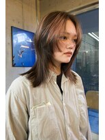 イェン(Yen.)&nbsp;ミディアムレイヤーカットデザインカラーハッシュカット