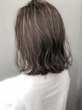 ローカス 昭島(Locus) 白髪ぼかしハイライト/ハイライト/グレージュ/似合わせカット