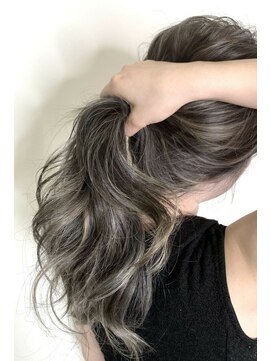 ルクスバイアフィナー(Luxo by Afinar) 【町田/Luxo by Afinar】コントラストハイライト/プラチナカラー