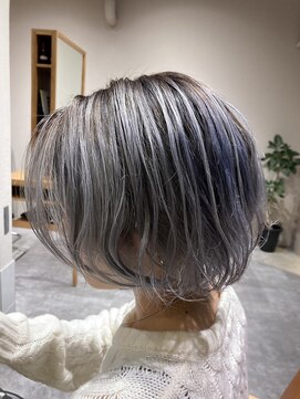 リーフヘアー(Leaf Hair) ショートのシルバー好きにはオススメスタイル