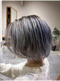 ショートのシルバー好きにはオススメスタイル