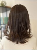 外ハネアッシュベージュ