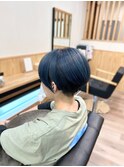 ブルーブラック×刈り上げショートボブ