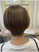 明るめベージュショート 大人可愛い丸みボブ ひし形多毛クセ毛