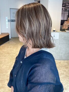 アイティーバイアルバム 藤沢店(IT by ALBUM) オリーブカラー小顔ボブルフ秋色透明感カラー_ba531101