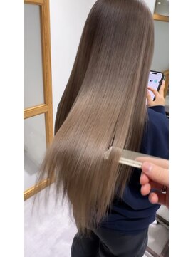 ココノサロン ハナレ(cocono salon HANARE) ハイトーンカラー(上品な色合いのラテベージュ)