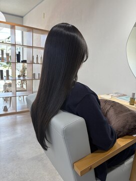 ファブ(fav) 艶見え暗めグレージュ