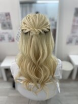 ホワイト 東京新宿店(White) ハーフアップ