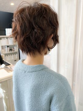 福山Caary20代30代40代50代60代ショートヘア小顔補正立体カット