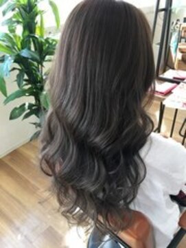 ロビー(LOBBY) 『LOBBY』三浦 アッシュグレージュイルミナカラー☆