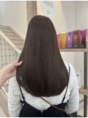 オリーブベージュ