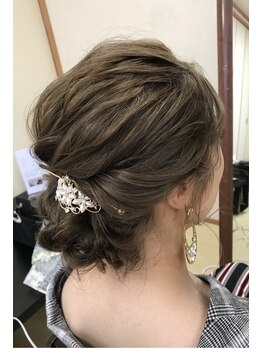 リレア(Relea)の写真/カウンセリングをしっかり提供！結婚式やおでかけを彩る理想の髪型を叶えて◎