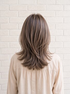 プロデュース 陽光台店(Produce) 白髪ぼかしハイライト×レイヤーミディ