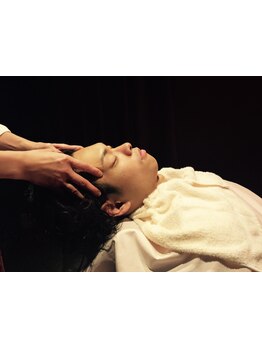 【個室あり!今なら20％オフ！頭皮ケア+カット7216円】疲れや頭皮汚れを落としてスッキリしてみませんか？