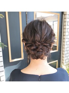 レジーロ (Regilo) 『REGILO』結婚式アレンジ・セミロング