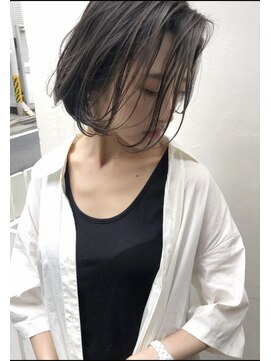 トルネード(TORNADO) 外国人風耳掛けボブ ハイライトバレイヤージュ グレージュ