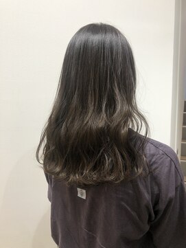 ネイヴィル(navile) アッシュベージュ