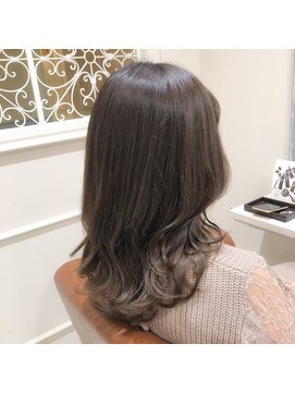 フレーム へアアンドトリートメント 天王寺北口店(FRAME) [FRAME 天王寺北口店] 艶カラー透け感グレージュ