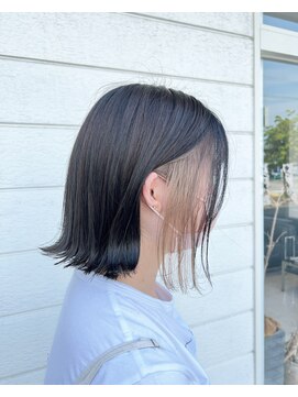 コーム(coom) インナーカラー外ハネボブ