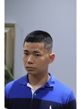 エーピーティートアウエスト(APT. TOR WEST) buzz crop line art