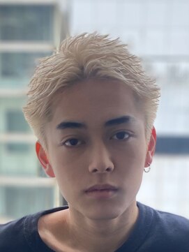 フィフス トウキョウ (fifth TOKYO) ハイトーンとも相性の良いスパイキーショートスタイル