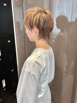 クエ(QUE) ショートウルフ/ハイライト/20代30代40代/横浜