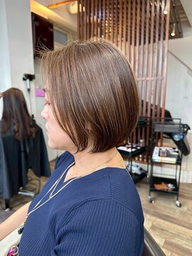 ハーツ(Heart's) 白髪ぼかし/イメチェンヘアスタイル/前髪カタログ/ショートボブ