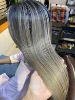 ニコフル(Nico-Hulu) 【美髪】ストレート×バレイヤージュ【人形町/浜町/水天宮】