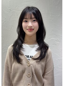 ウィーニード 名古屋(WENEED) レイヤーカット 内巻きレイヤースタイル