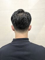 グレイスフル バーバープラチナム 六本木店(Graceful Barber platinum)&nbsp;サイドパート スキンフェード ワイルド ビジカジ 七三分け