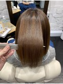 プラチナグレージュ波巻きパールベージュたまねぎヘアボブウルフ