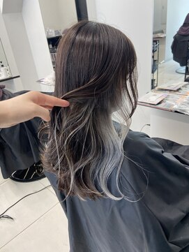 アライブ キチジョウジ(ALIVE Kichijoji) ALIVE Kichijoji / イヤリングカラー×ホワイトシルバー