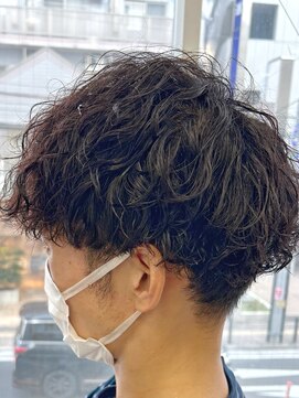 ヘッズ 本八幡店(HEADS) MEN'S HAIR  センターパート　ツイストスパイラル　コンマヘア