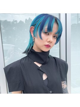 ガルテ(GARTE) ウルフカット/アンブレラカラー/寒色カラー