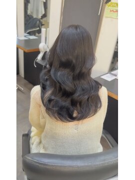 ヨンセンチメートル 野々市店(4cm) ゆる巻き髪ヘア