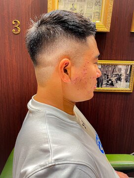 ブロートーキョーバーバーショップ 神田店(Bro Tokyo BARBERSHOP) 【神田】ビジネススキンフェードフェード